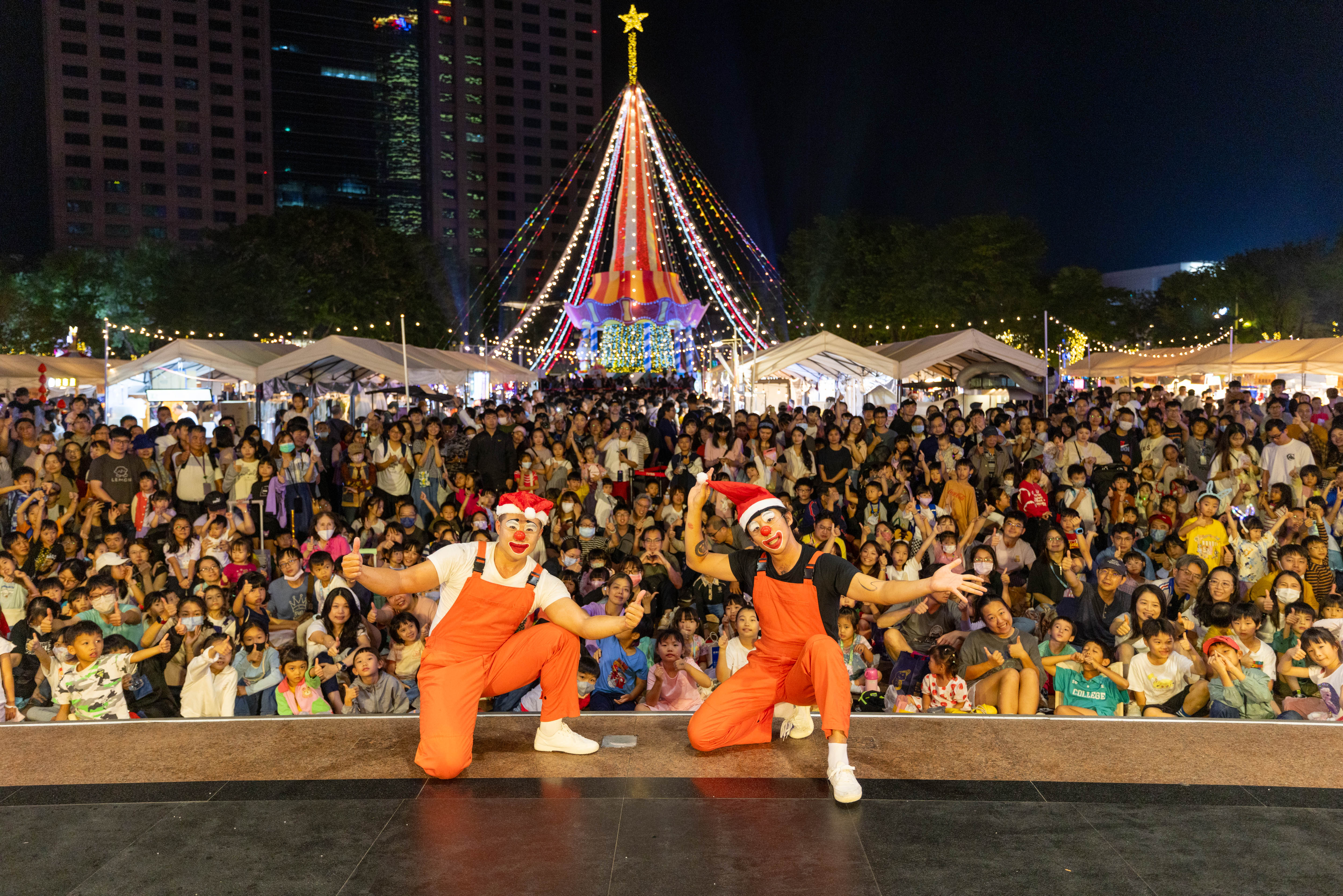 笑聲與馬戲燈海交織45天　新北歡樂耶誕城精彩落幕