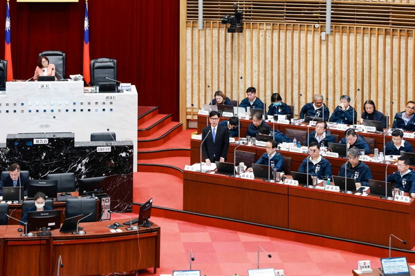 關心高雄產業發展 陳其邁：強化半導體與AI投資動能帶動產業轉型　拚薪資成長並強化育兒政策因應少子化