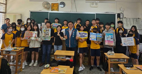 旗山戶政深入8所國中校園 到校發證免奔波獲好評