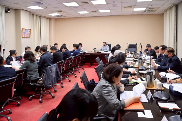 主持「因應中東衝突民生安定專案會議」 卓揆：掌握情勢與航運安全 持續穩定民生供應與市場秩序
