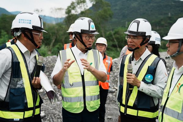克服豪雨挑戰 追回工程進度 陳金德：馬太鞍永久橋續拚年底通車