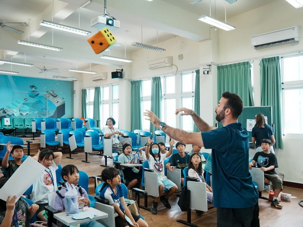 外籍英語教學助理深入偏鄉 攜手學術交流基金會讓英語走入生活
