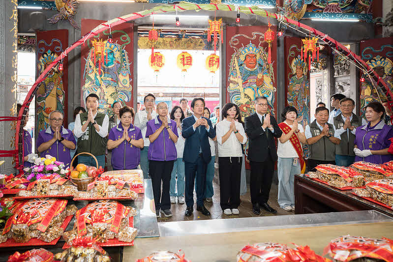 總統赴泰山參香祈福 強調政府將持續推動社福政策照顧人民 盼同心守護國家